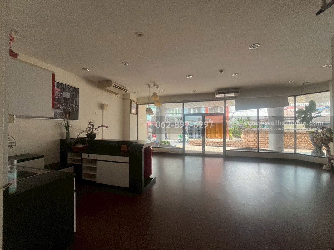 picture Condo for sale, Sathorn Happyland Tower, St. Louis, size 71.43 sq m.,  1st floor, prime location in the heart of Sathorn, great value, - 9/13