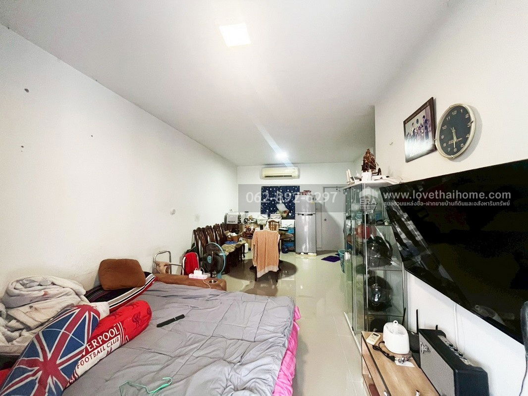 รูป ขายทาวน์เฮ้าส์ 2 ชั้น หมู่บ้านพฤกษา รังสิต-คลอง4 ทำเลดี ขนาด 17.4 ตรว. บ้านสวยสภาพดี ขายเพียง 1.45 ล้านบาท ขายถูกกว่าราคาตลาด คุ้มค่าแบบนี้ห้ามพลาด  - รูปที่ 2/10