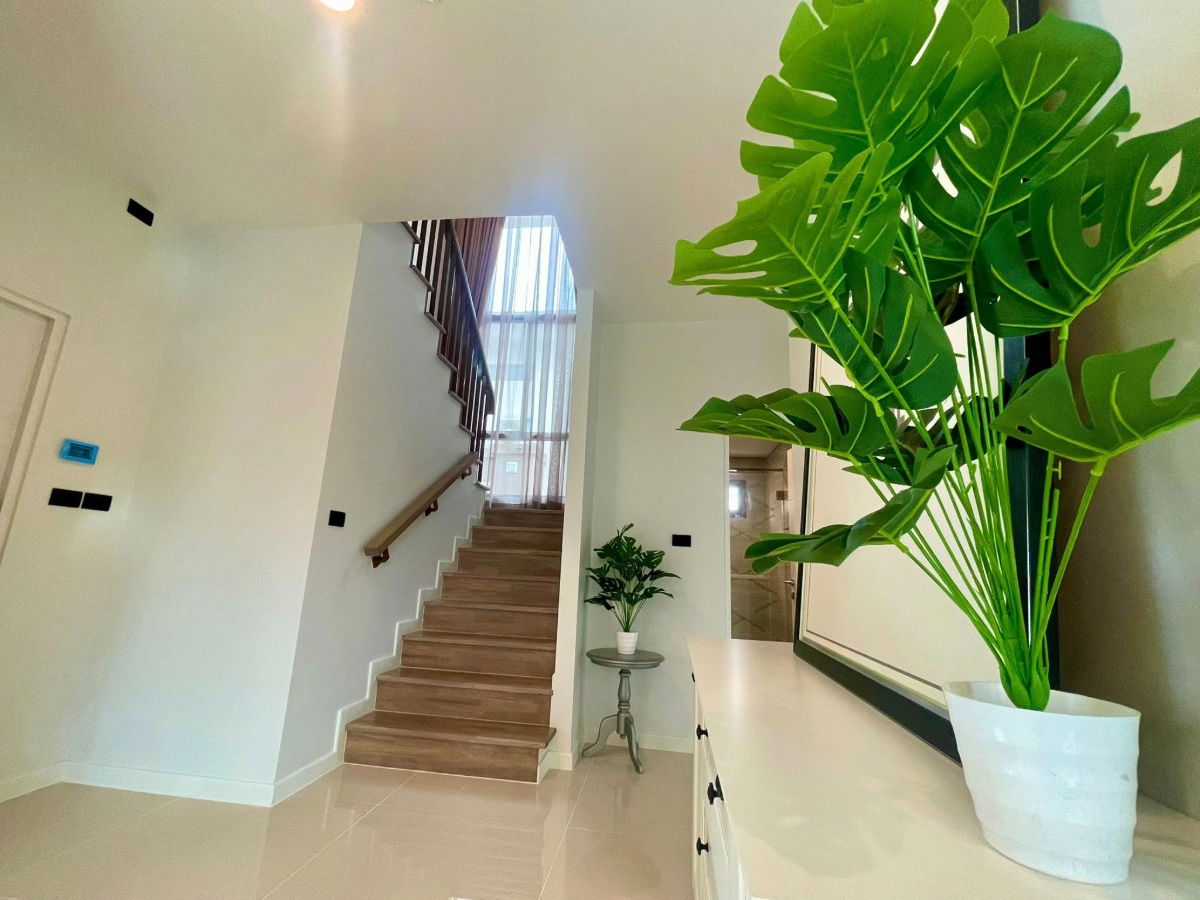picture RL-150 House for Rent BURASIRI KRUNGTHEPKREETHA Single House Size 70.9 sq.w. Beautiful, luxurious built-in decorations, move-in ready @rdsluxury - 8/16