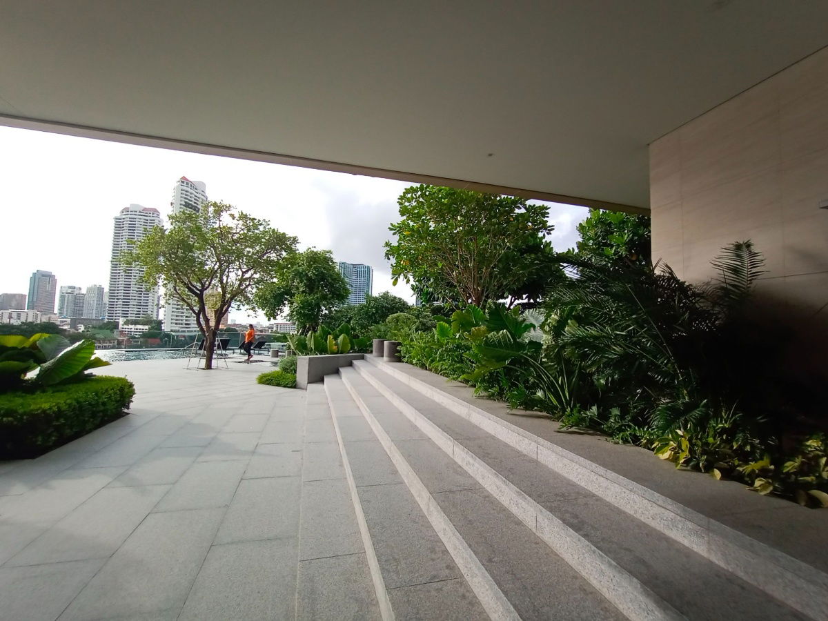 รูป Four Seasons Private Residences ( Luxury Condo next to the Chao Phraya River ) - รูปที่ 63/81