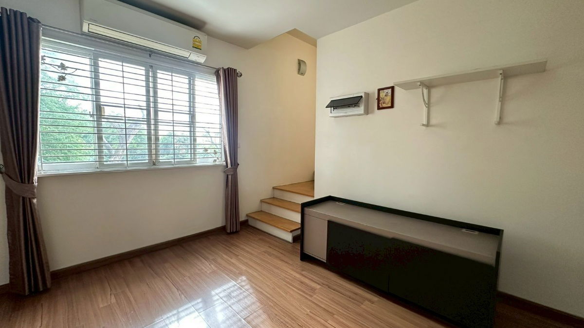picture 3-story townhome for sale, Villette City Pattanakarn 38, 3 bedrooms 3 bathrooms, Fully furnished - 6/16