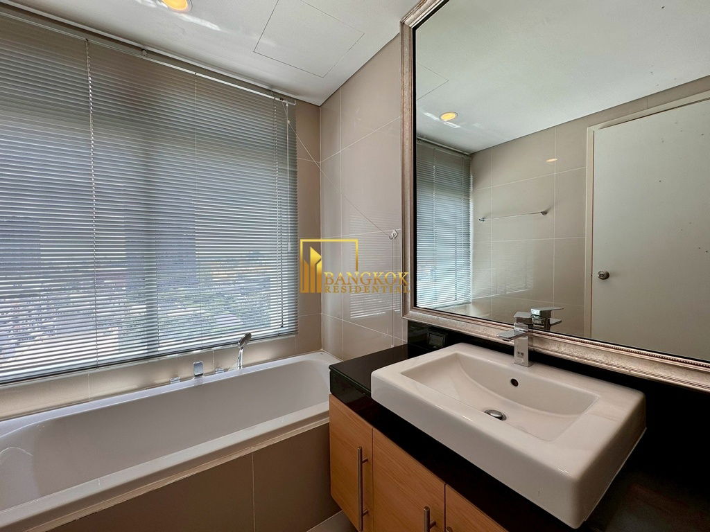 รูป Fullerton | Renovated 2 Bed Luxury Condo For Rent in Ekkamai - BR19639CD - รูปที่ 18/35