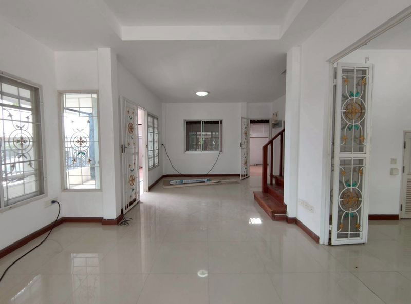 รูป 🏡 ขายด่วน! ทาวน์โฮม “ดรีมเพลส สวนผัก 32” หลังมุม รีโนเวทใหม่ 🚗ทำเลทอง ราชพฤกษ์ – ตลิ่งชัน เข้าออกได้หลายทาง - รูปที่ 4/13