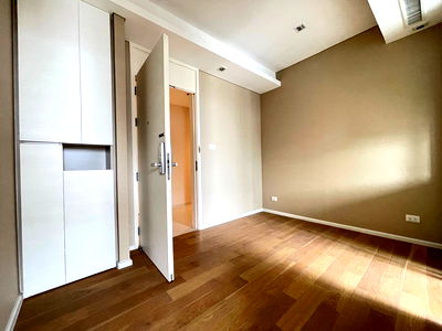 ขายคอนโด : ขาย The Saint Residences 1 นอน 1 น้ำ  ใกล้เซ็นทรัลลาดพร้าว และรถไฟฟ้า