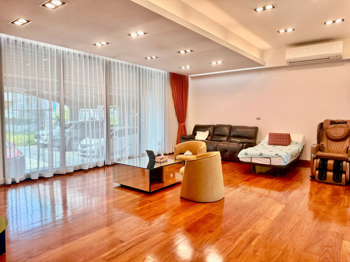 picture 3-storey detached house for sale with 296 sq wa of land  Sukhumvit 101, Bangkok, near BTS Punnawithi - 32/92