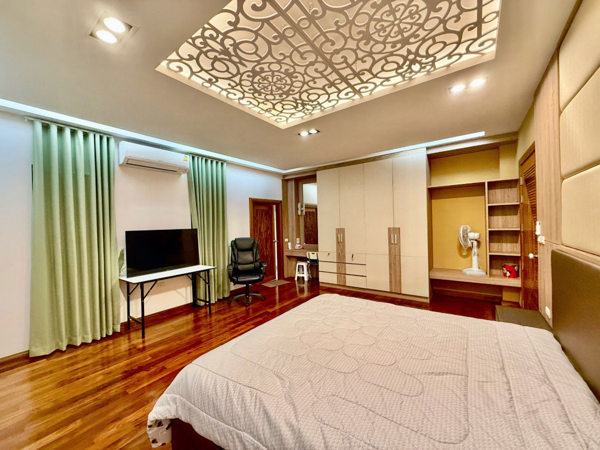 picture 3-storey detached house for sale with 296 sq wa of land  Sukhumvit 101, Bangkok, near BTS Punnawithi - 24/92