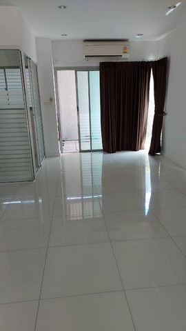 picture Town Home For Rent Patio Chaengwattana Nonthaburi - 3/8
