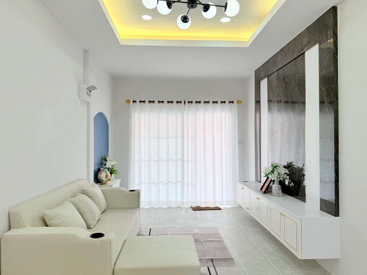 picture Townhouse in Central Pattaya on Pattaya Beach Side, 2beds 1bath, Newly Renovated  - 7/14