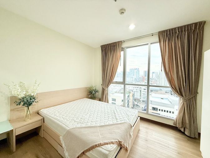 Ready to move in "𝐑𝐇𝐘𝐓𝐇𝐌 𝐑𝐚𝐭𝐜𝐡𝐚𝐝𝐚" 1 Bedroom Size 36 Sq.m. Near : MRT- Ratchada