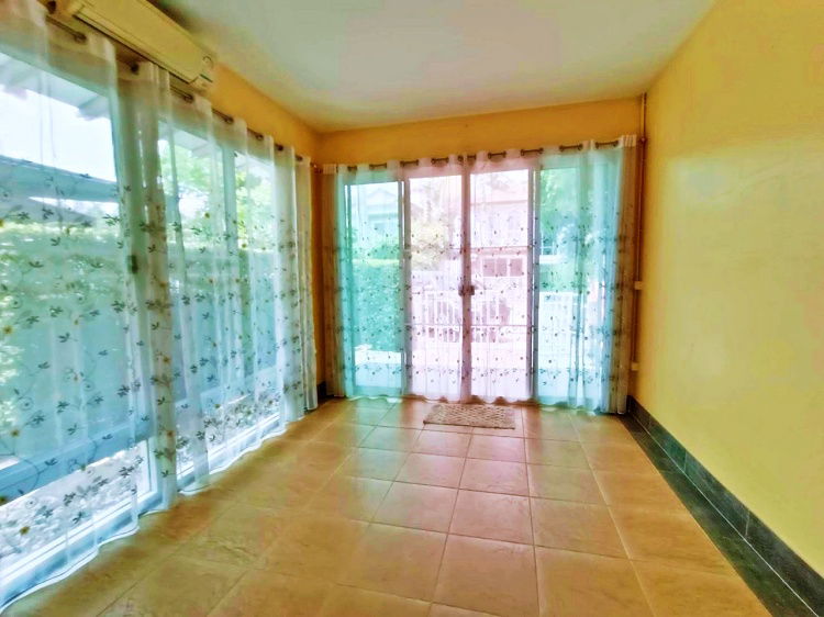 รูป  ขายด่วน บ้านเดี่ยว 2 ชั้น โครงการหมู่บ้านภัสสร19 บนเนื้อที่ 60.2 ตร.วา / For Sale House Passorn 19 At Watcharpol -Wongwaen , Area 60.2 Sq.v - รูปที่ 6/14