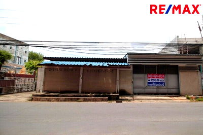ที่ดิน เขตบางกอกน้อย : ขายที่ดิน จรัญสนิทวงศ์ 25 ห่างจากถนนหลัก 700 เมตร ถมแล้ว