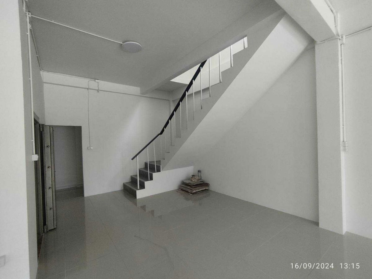 picture 4-Storey Commercial Building, 2 Units in Bang Sue, Bangkok - 16/44