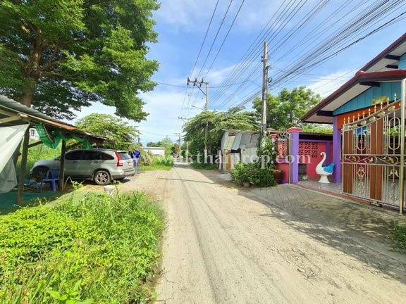picture Land, Soi Lat Phrao 101, near Bang Kapi BTS Station, Bangkok - 5/15