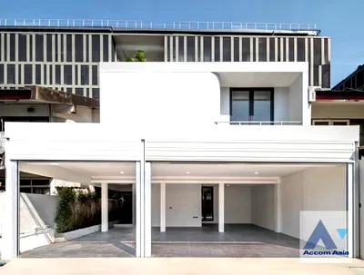 Houses for sale Rama 6 Road : 🔼🔽 AccomA 📩  3 BR House in Phaya Thai (AA43042)
