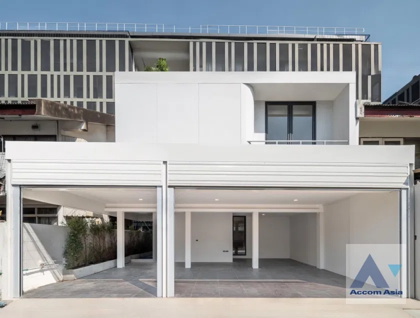 picture 🔼🔽 AccomA 📩  3 BR House in Phaya Thai (AA43042) - 1/20