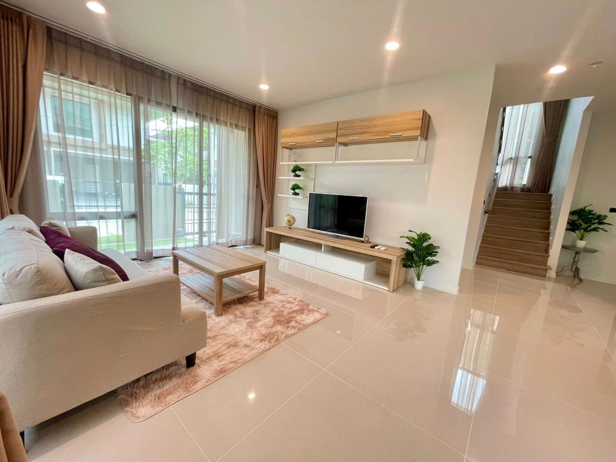 picture RL-150 House for Rent BURASIRI KRUNGTHEPKREETHA Single House Size 70.9 sq.w. Beautiful, luxurious built-in decorations, move-in ready @rdsluxury - 2/16