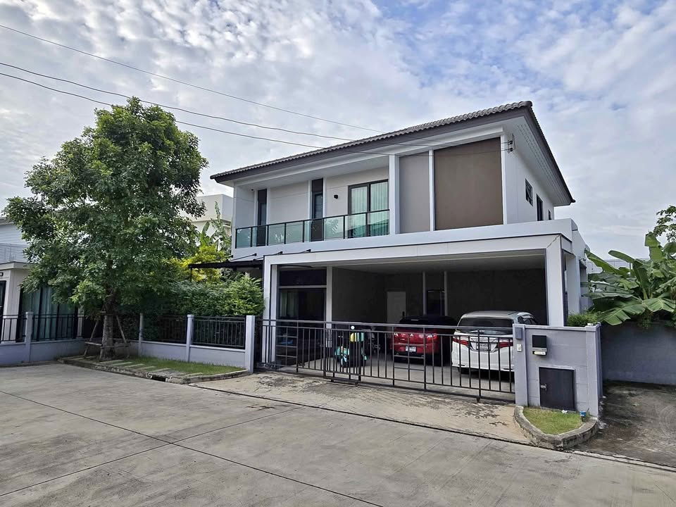 รูป บ้านเดี่ยวเช่า 4ห้องนอน  5ห้องน้ำ พื้นที่ใช้สอย 252 ตรม.โครงการ Centro วิภาวดี ดอนเมือง - รูปที่ 1/10