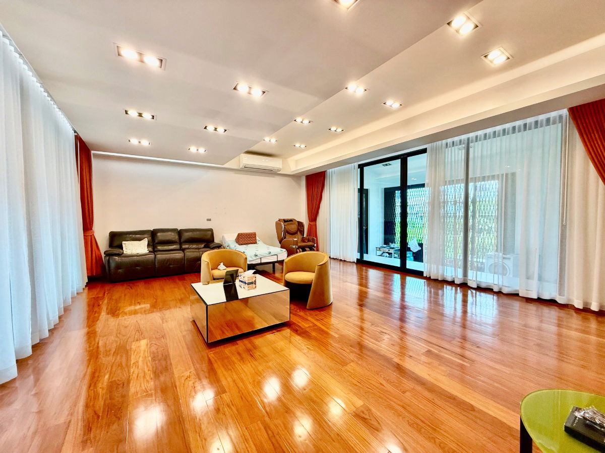 picture 3-storey detached house for sale with 296 sq wa of land  Sukhumvit 101, Bangkok, near BTS Punnawithi - 31/92