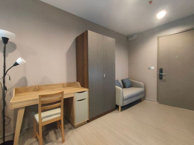 Life Asoke Hype Cheapest price !!!  >> Studio room (16,000 baht) >> Fully Furnished (Line Id: meigood777)