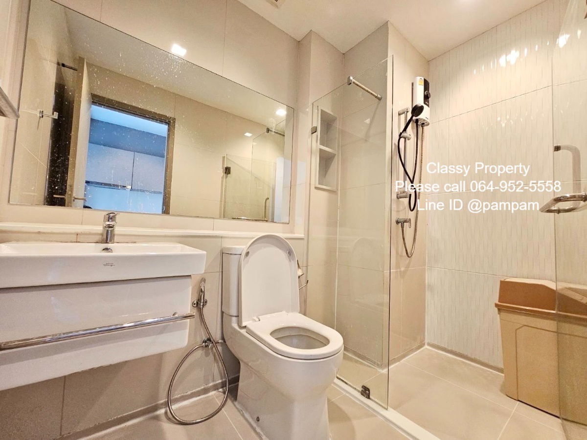 picture *** Condo for rent : Life Asoke-Rama 9  Studio High floor Fully furnished Separate kitchen near MRT Rama9 Special 15,000 Baht only!!! *** - 10/11