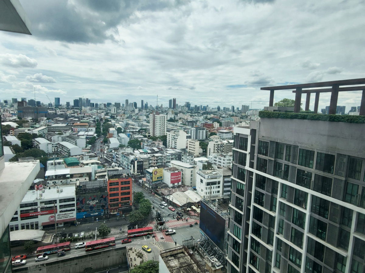 รูป เปลี่ยนแอร์ใหม่ ให้เช่าด่วน ติด MRT ห้วยขวาง ห้องสูง ห้องสวย สะดวกมาก ราคาดีมากกกกก - รูปที่ 4/8