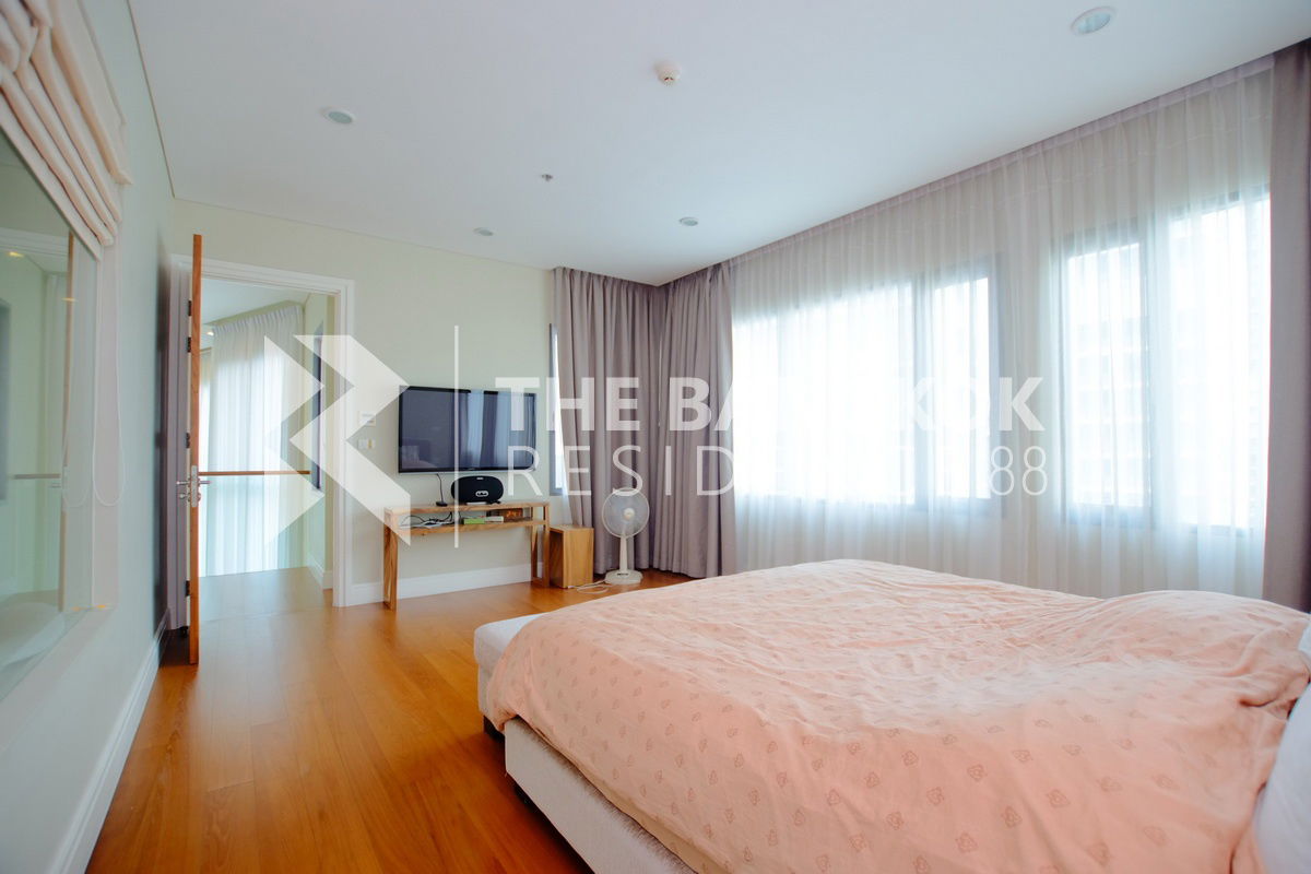 รูป 💎Luxury, convenience💎 Bright 24 near BTS Phrom Phong - รูปที่ 3/34