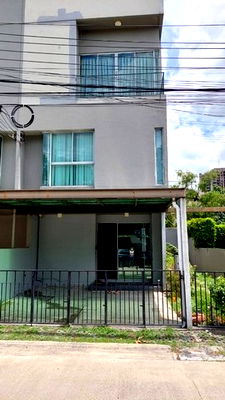 Houses for rent Panyapiwat Institute of Management : Town Home For Rent Patio Chaengwattana Nonthaburi