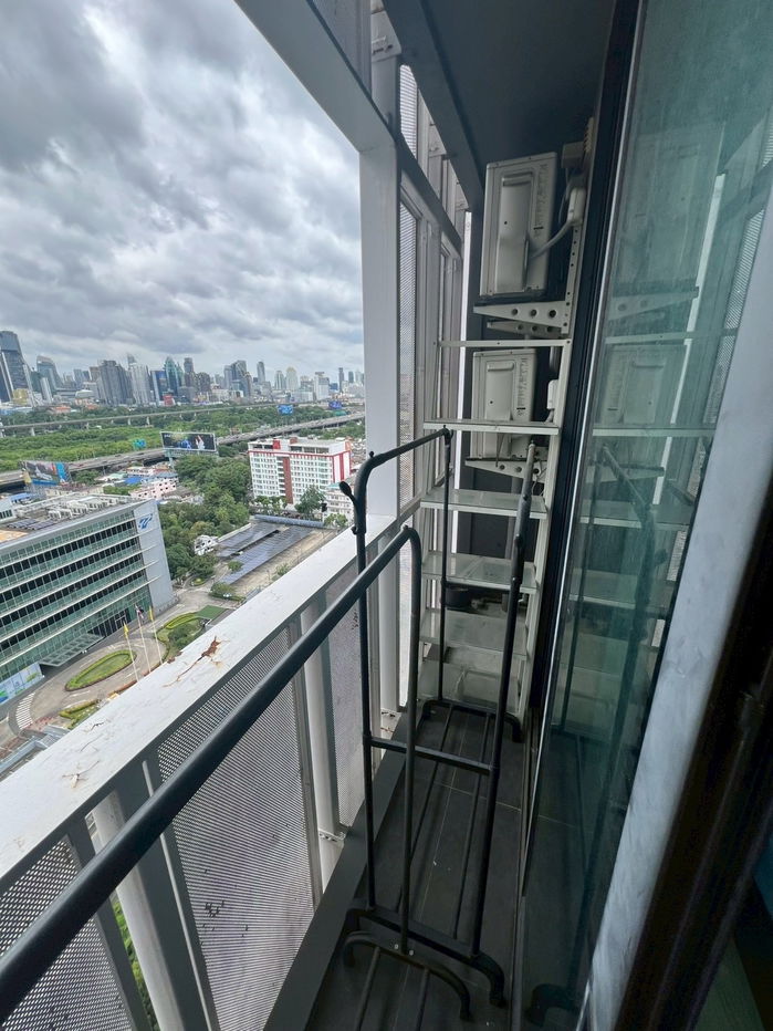 picture For sale: A Space ID Asoke-Ratchada, beautiful, cheap, good location, ready to move in, near MRT Rama 9. Interested? Add me on Line @841qqlnr - 20/20