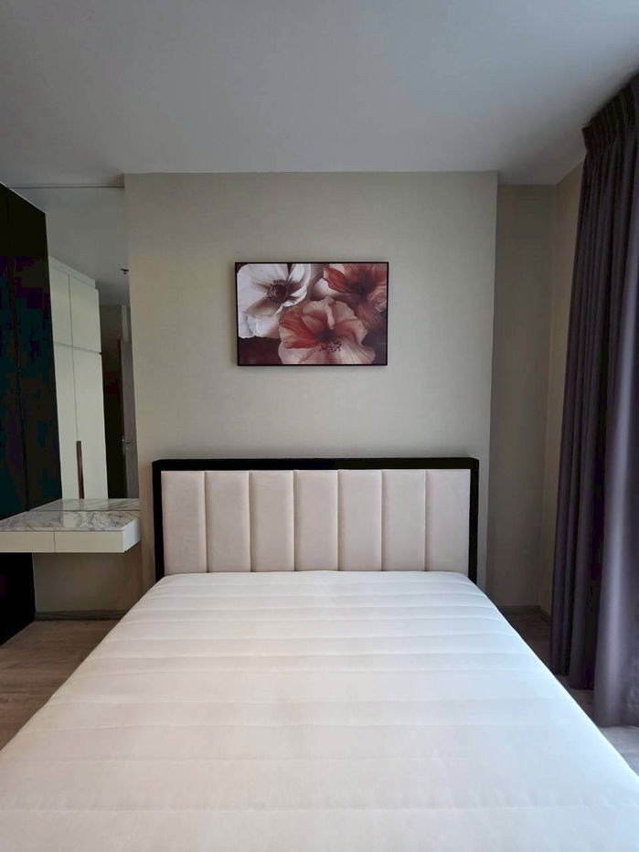 picture Luxury condo in the heart of Ekkamai Complete with project shuttle - 4/11
