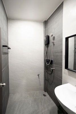 picture FOR RENT TOWNHOUSE RATCHADAPISEK 18 / 3 bedrooms 2 bathrooms / 19 Sqw. 140 Sqm. **55,000** CLOSE TO MRT HUAI KWANG - 12/14