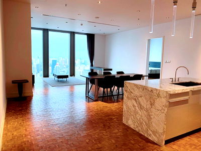 เช่าคอนโด BTS ศาลาแดง : ♢ Prime Location ♢ ชั้น 50++ 151.10 ตร.ม. | 1 ห้องนอน 2 ห้องน้ำ | ใกล้ BTS ช่องนนทรี 2 นาที, คิง เพาเวอร์ มหานคร 3 นาที, ตรีนิตีมอลล์ 3 4 นาที