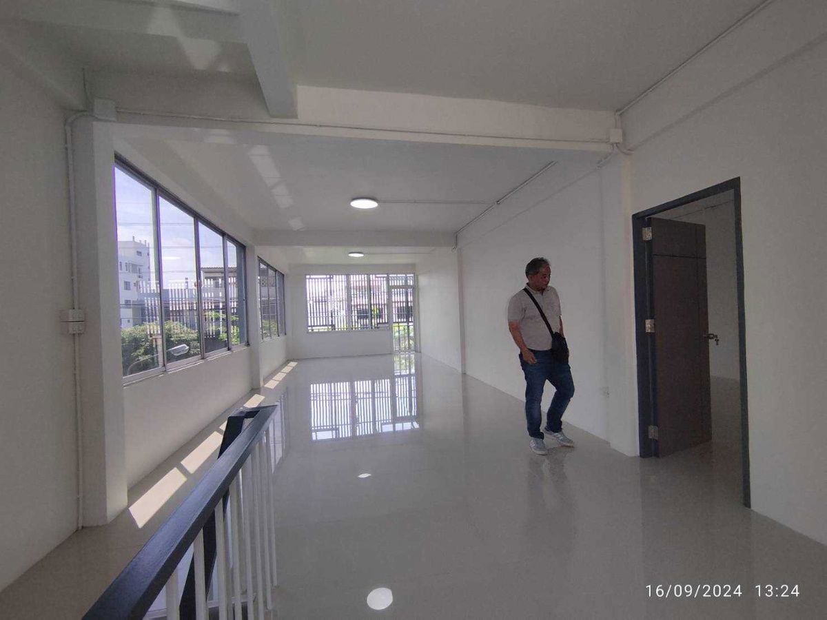 picture 4-Storey Commercial Building, 2 Units in Bang Sue, Bangkok - 42/44