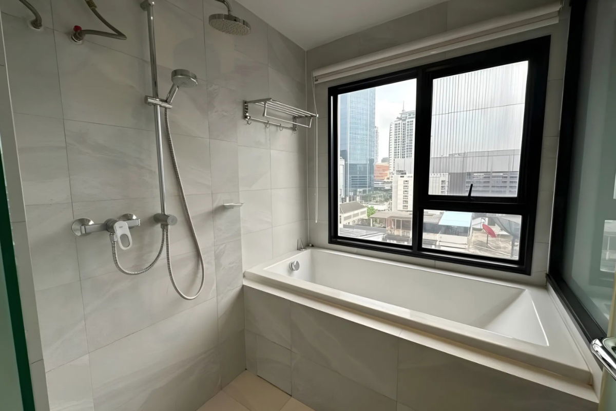 picture 𝗛𝗼𝘁 𝗗𝗲𝗮𝗹 𝗮𝘁 𝗥𝗵𝘆𝘁𝗵𝗺 𝗘𝗸𝗸𝗮𝗺𝗮𝗶 𝟮𝗕𝗥, 𝟴𝟬 𝘀𝗾𝗺, 𝗣𝗿𝗶𝗰𝗲 𝟭𝟮.𝟱 𝗠𝗯. - 3/5