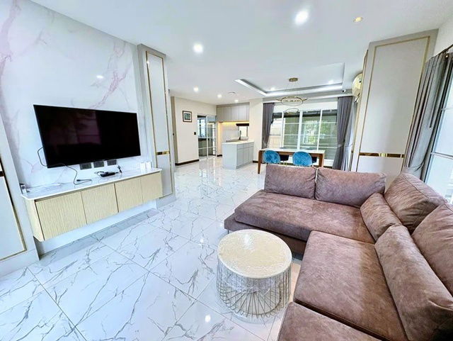 picture Luxury 2-story house for rent on the main road Nantawan 72sq.wa. 282 s. m Sathorn-Ratchapruek BTS Ba - 3/8