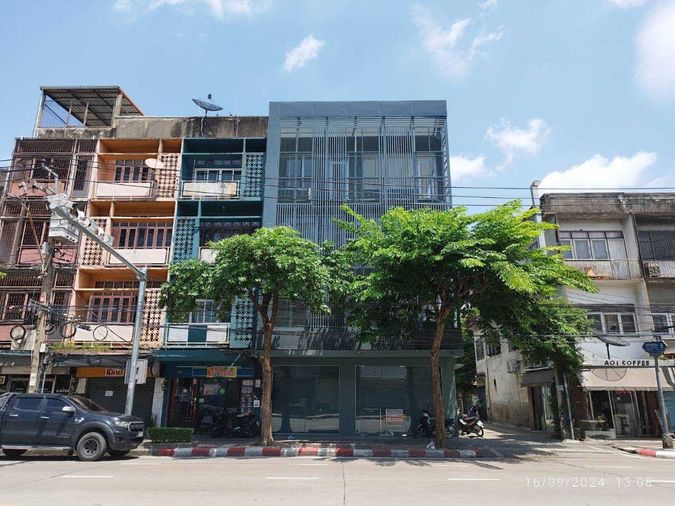 ขาย อาคารพาณิชย์ 4 ชั้น 2 คูหา ทำเลบางซื่อ กรุงเทพฯ