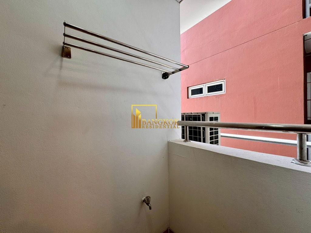รูป Fullerton | Renovated 2 Bed Luxury Condo For Rent in Ekkamai - BR19639CD - รูปที่ 12/35