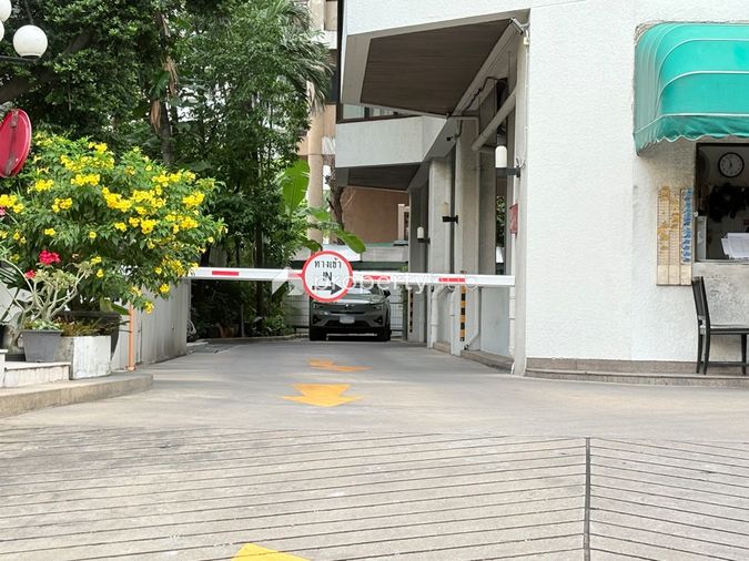 Lake Avenue Sukhumvit 16
