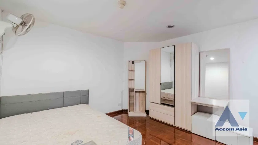 picture 🔼🔽 AccomA 📩 Bright condominium with curved windows and open-plan living in Sukhumvit (24409) - 19/20