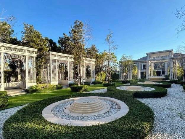 รูป  ♦ Luxury class ♦ บ้านเดี่ยว 2 ชั้น | ขนาดที่ดิน 107.00 ตร.ว. พื้นที่ใช้สอย 555.00 ตร.ม. | 4 ห้องนอน 5 ห้องน้ำ 3 ที่จอดรถ | ใกล้ Mega Bangna - รูปที่ 17/27