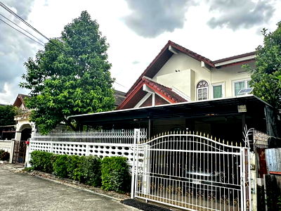 Houses for rent Rattana Bandit University (Rbac) : Two-storey detached house for rent, Lat Phrao 93