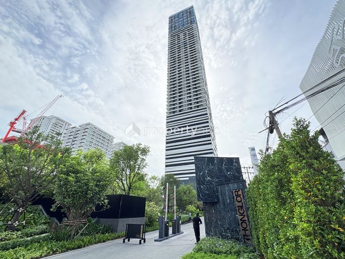 Noble Form Thonglor