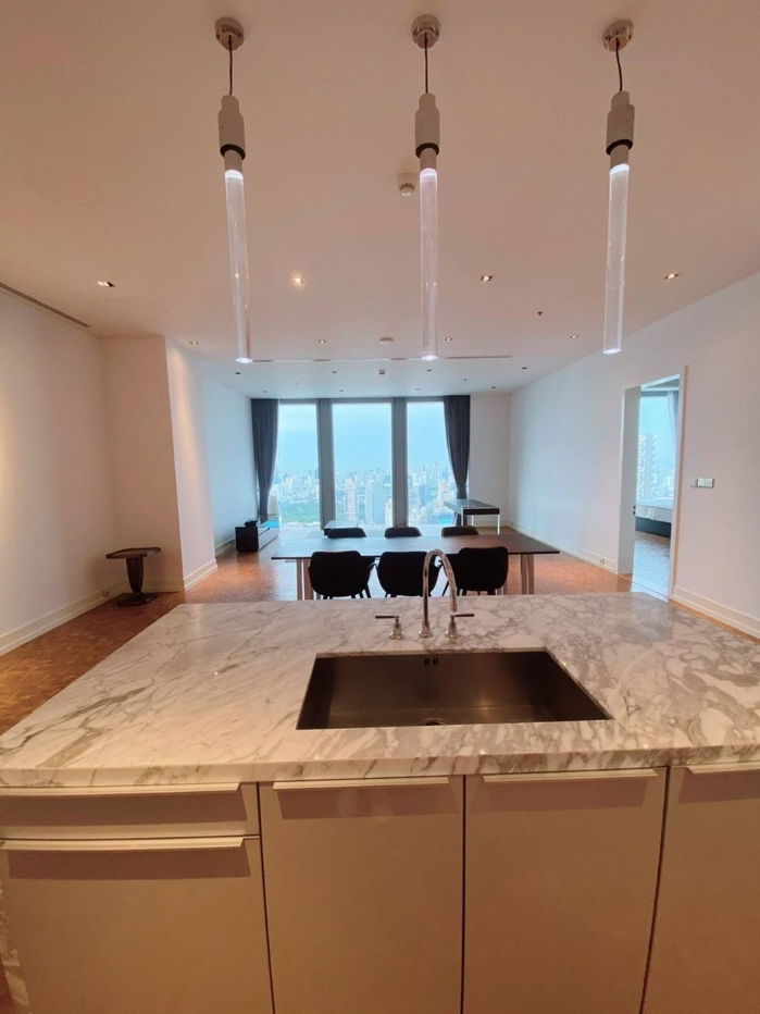 picture ♢ Prime Location ♢ 50++ Floor 151.10 sq.m. | 1 beds 2 baths | near BTS Chong Nonsi 2 mins, King Power Mahanakhon 3 mins, Sathorn Square 4 mins - 3/14