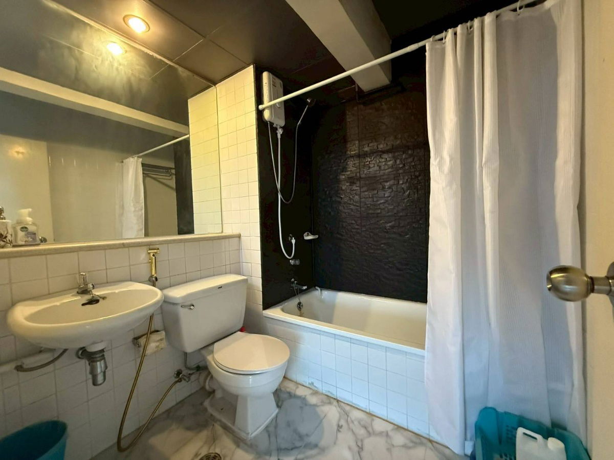 picture (Owner) Condo for RENT, 118 sq m, 3 Bed, 3 Toilets, 2 Balconies - 18/44