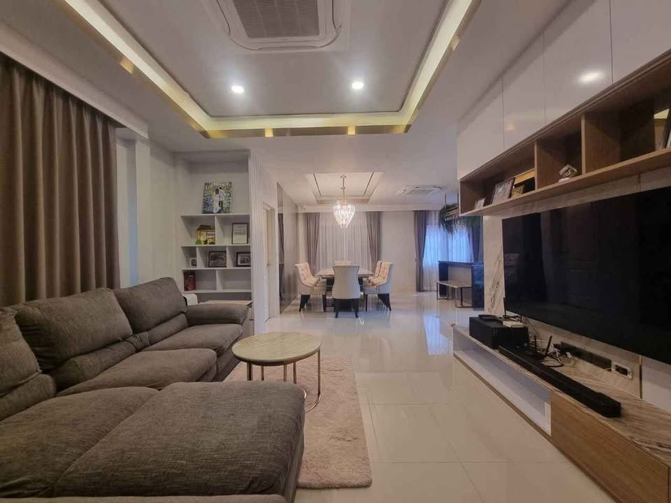 รูป บ้านเดี่ยวเช่า 4ห้องนอน  5ห้องน้ำ พื้นที่ใช้สอย 252 ตรม.โครงการ Centro วิภาวดี ดอนเมือง - รูปที่ 2/10