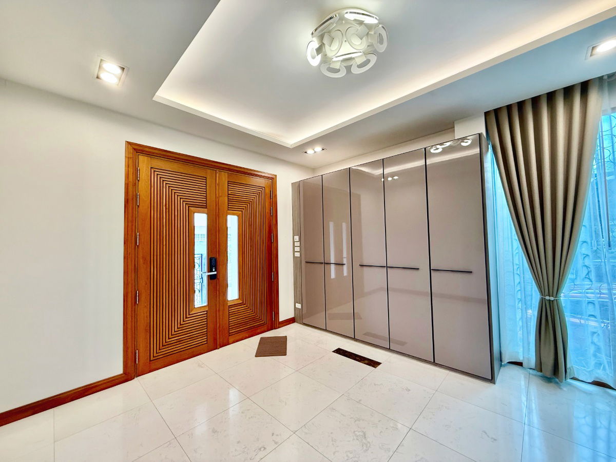 picture 3-storey detached house for sale with 296 sq wa of land  Sukhumvit 101, Bangkok, near BTS Punnawithi - 3/92