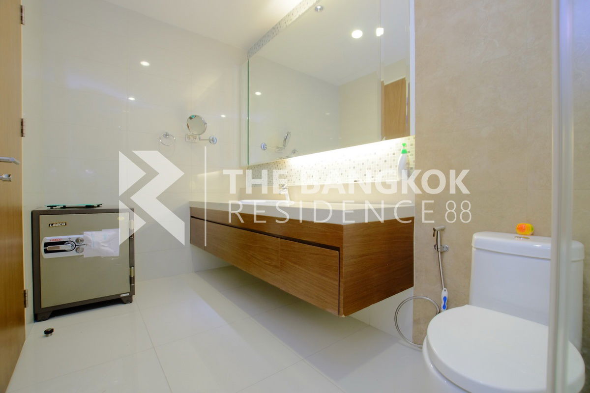 รูป 💎Luxury, convenience💎 Bright 24 near BTS Phrom Phong - รูปที่ 32/34