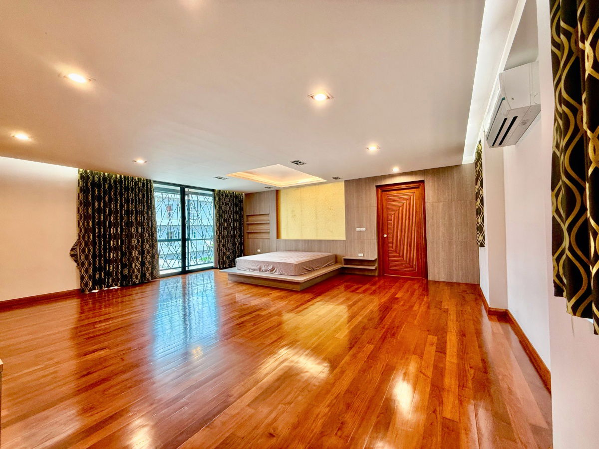 picture 3-storey detached house for sale with 296 sq wa of land  Sukhumvit 101, Bangkok, near BTS Punnawithi - 38/92