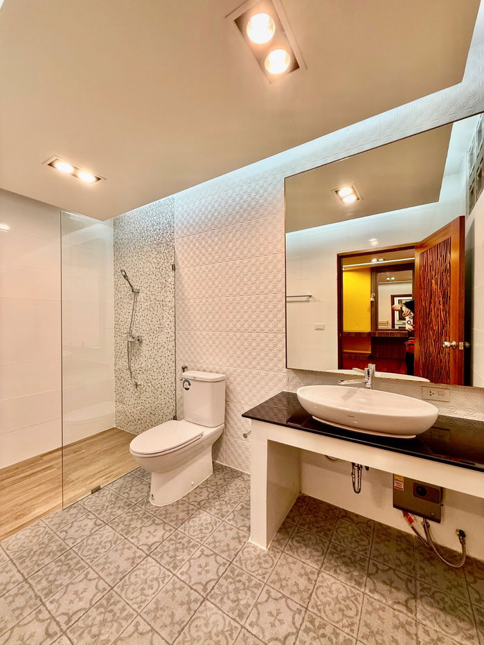 picture 3-storey detached house for sale with 296 sq wa of land  Sukhumvit 101, Bangkok, near BTS Punnawithi - 70/92