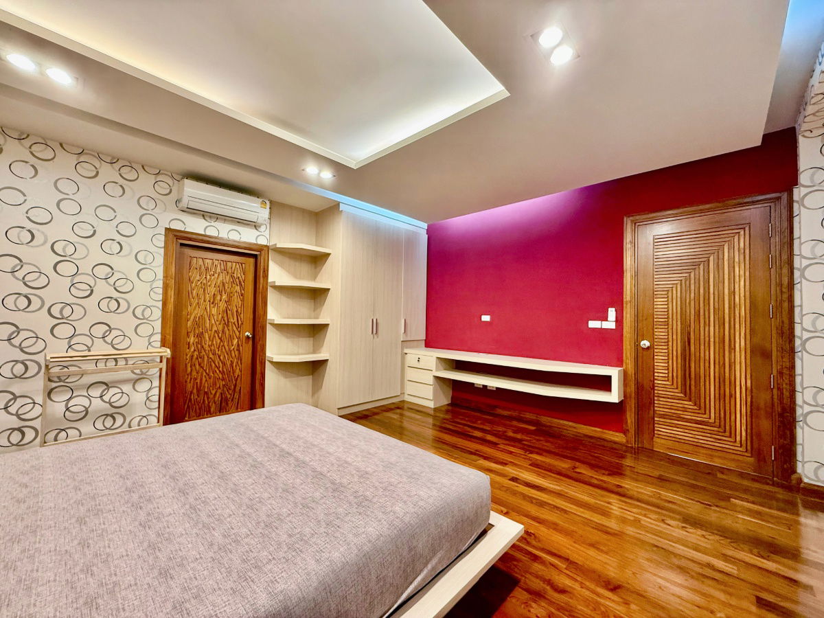 picture 3-storey detached house for sale with 296 sq wa of land  Sukhumvit 101, Bangkok, near BTS Punnawithi - 45/92