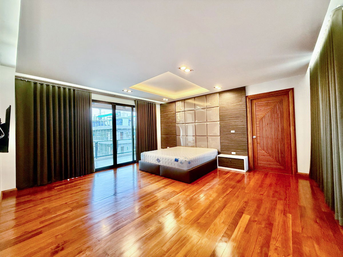 picture 3-storey detached house for sale with 296 sq wa of land  Sukhumvit 101, Bangkok, near BTS Punnawithi - 56/92